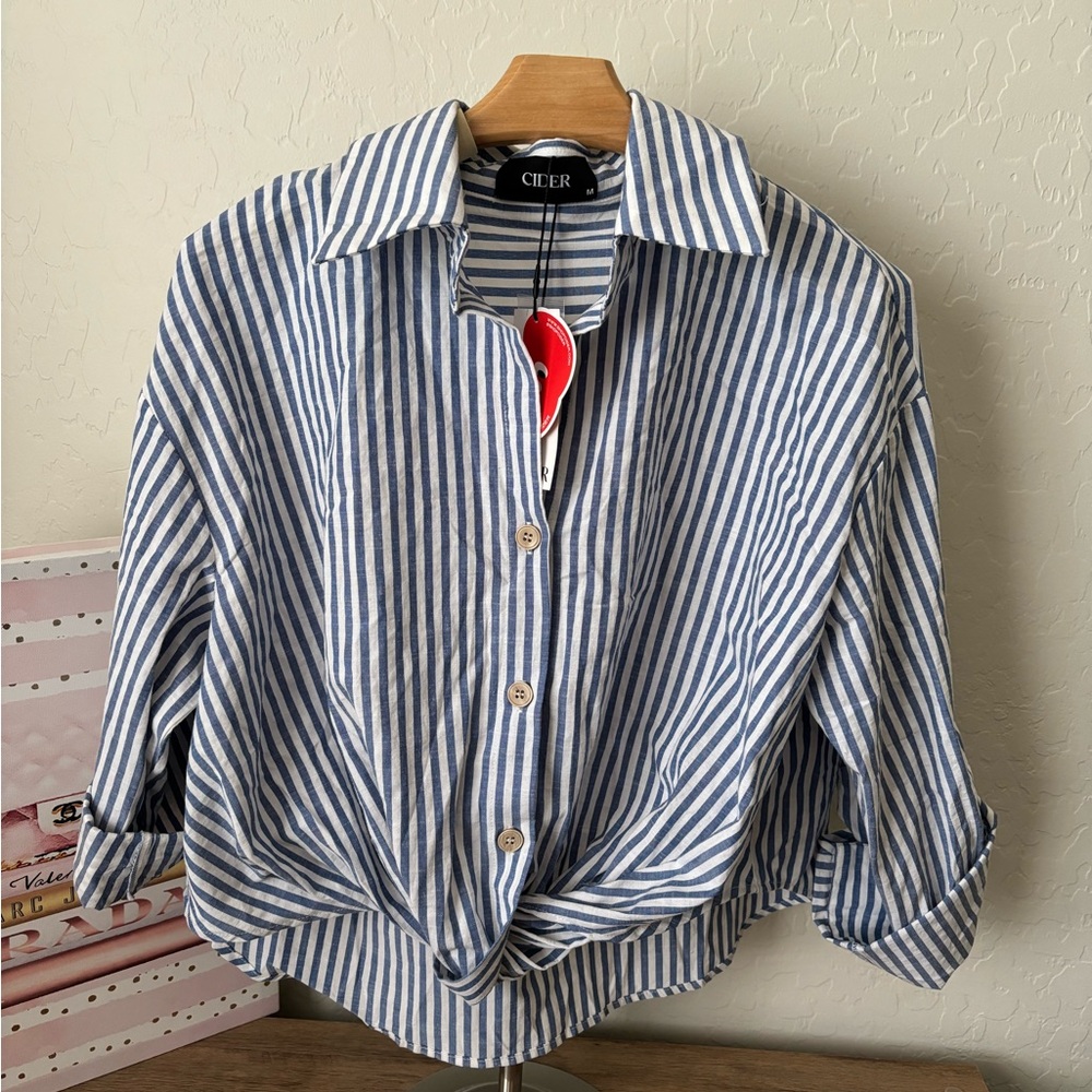 NWT Cute Striped Top - CIDER